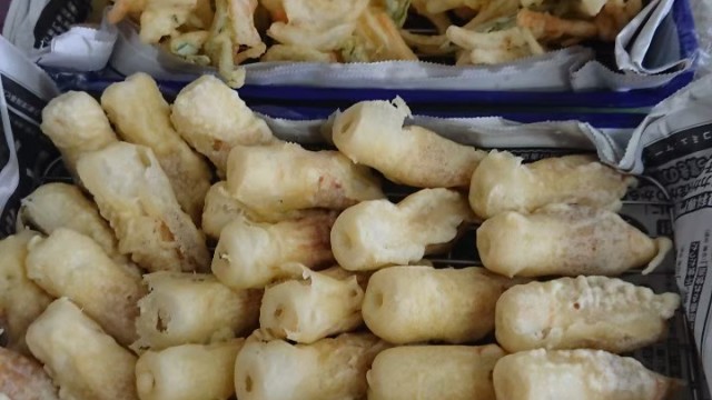 ズラリと並んだ天ぷらさん達です。
「わぉ~っ! お見事の一言です」