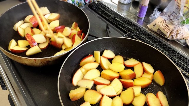 デザートは、もち「焼きリンゴ」ですよ!