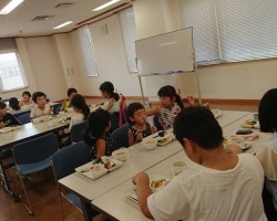 みんなで食べるとおいしいね