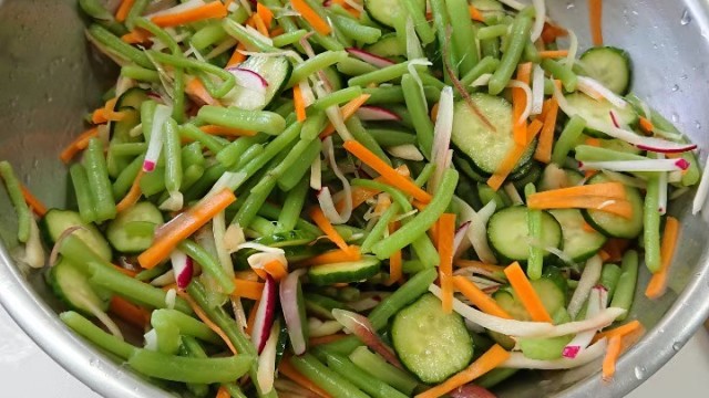 野菜サラダを上手にあえることができました。