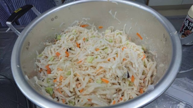 サラダも一丁あがり~い!