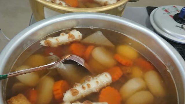 前日から仕込んだ味しみおでんです。