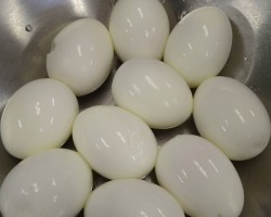 つけあわせのゆで卵いっぱいつくりました