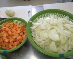 次々に具材が用意されていきます