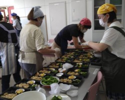 さあ盛付の開始です