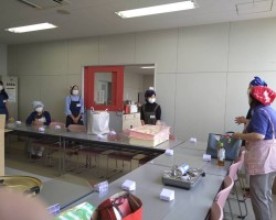 調理開始前にコロナ対策をしっかりと講じます。