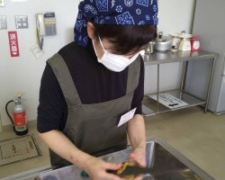 細かな作業がおいしい秘訣です